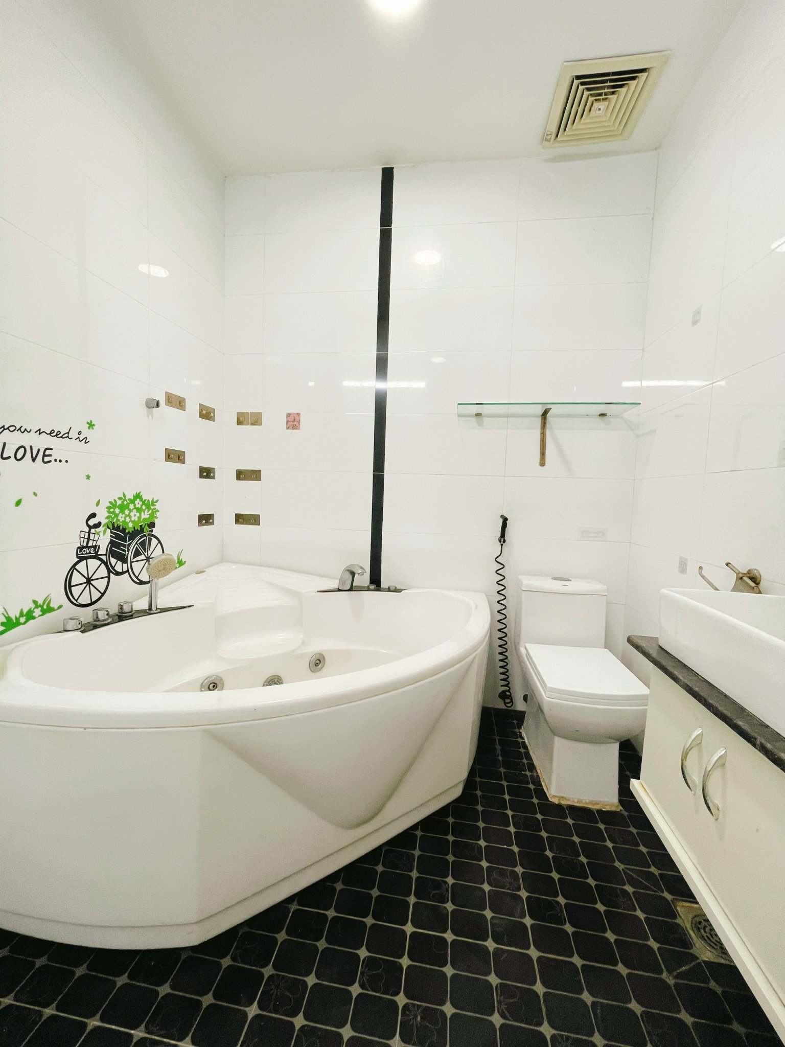 Cho thuê NC HXH (483/xx) Đường Lê Văn Sỹ, Phường 12, Quận 3.
